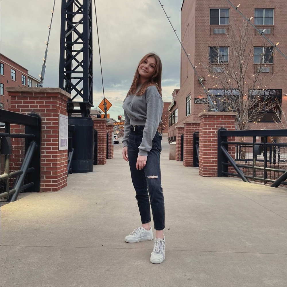 Meet your Posher, Addy